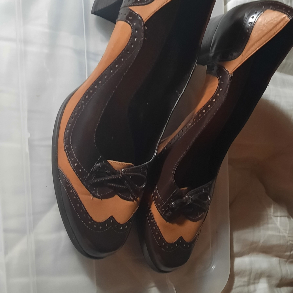 Shoes - Picture 5 of 6